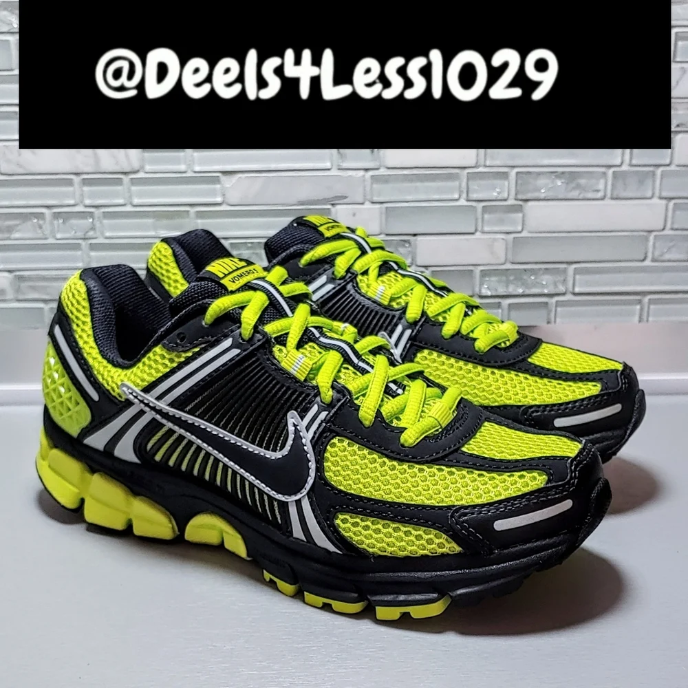Nike Air Zoom Vomero 5 Running Womens Size 6.5 Black Bright Cactus Cyber Volt